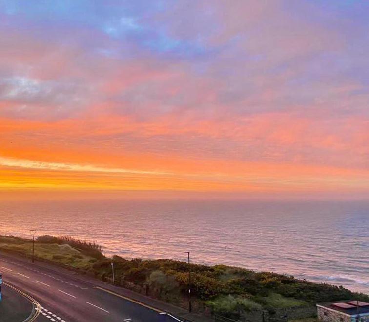 Stunning Sea View Two Double Bedroom Apartment - With Balcony - Opposite Beachfront Walk Bournemouth Exterior photo